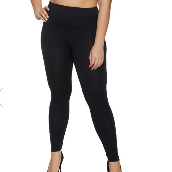 3X Black W/O Pockets Plus Size Seamless Basic Leggings - Picture 2 of 6